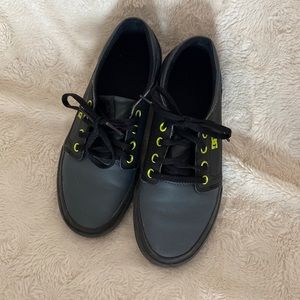 DC skate shoes